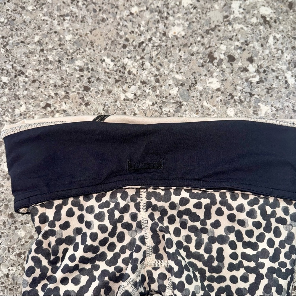 Lululemon Pedal To The Medal 7/8 Tight *Full-On Luxtreme - Size 4 🌟👟 - Picture 5 of 14